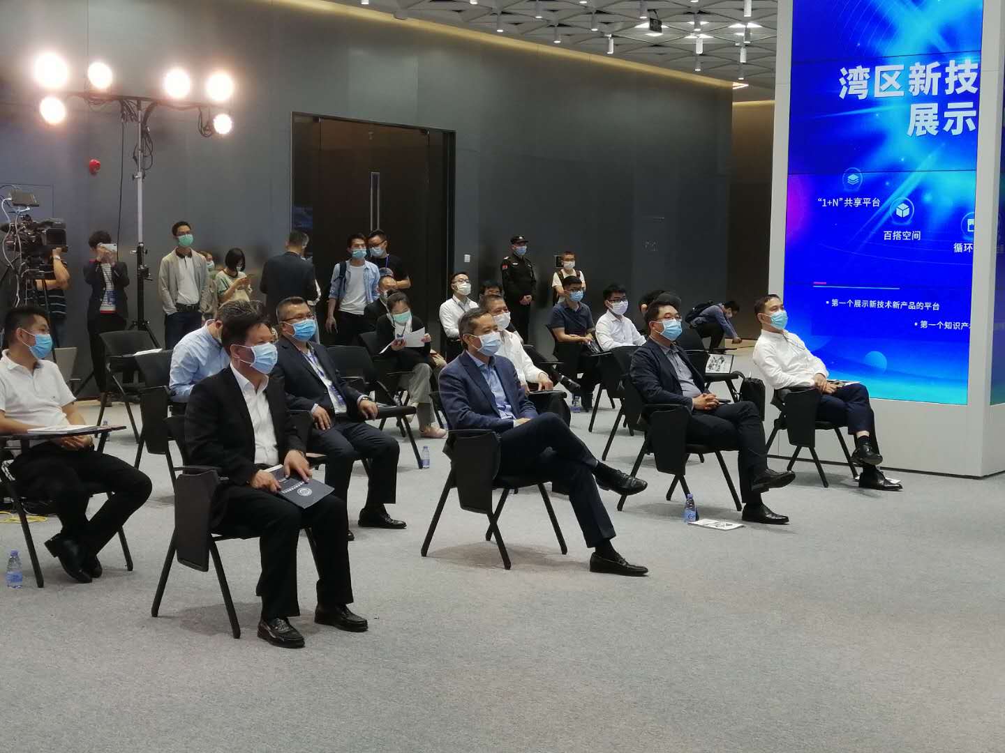壓縮空氣組合式干燥機(jī)，壓縮空氣干燥機(jī)，冷凍式干燥機(jī)，吸干機(jī)，精密過(guò)濾器，吸附式干燥機(jī)